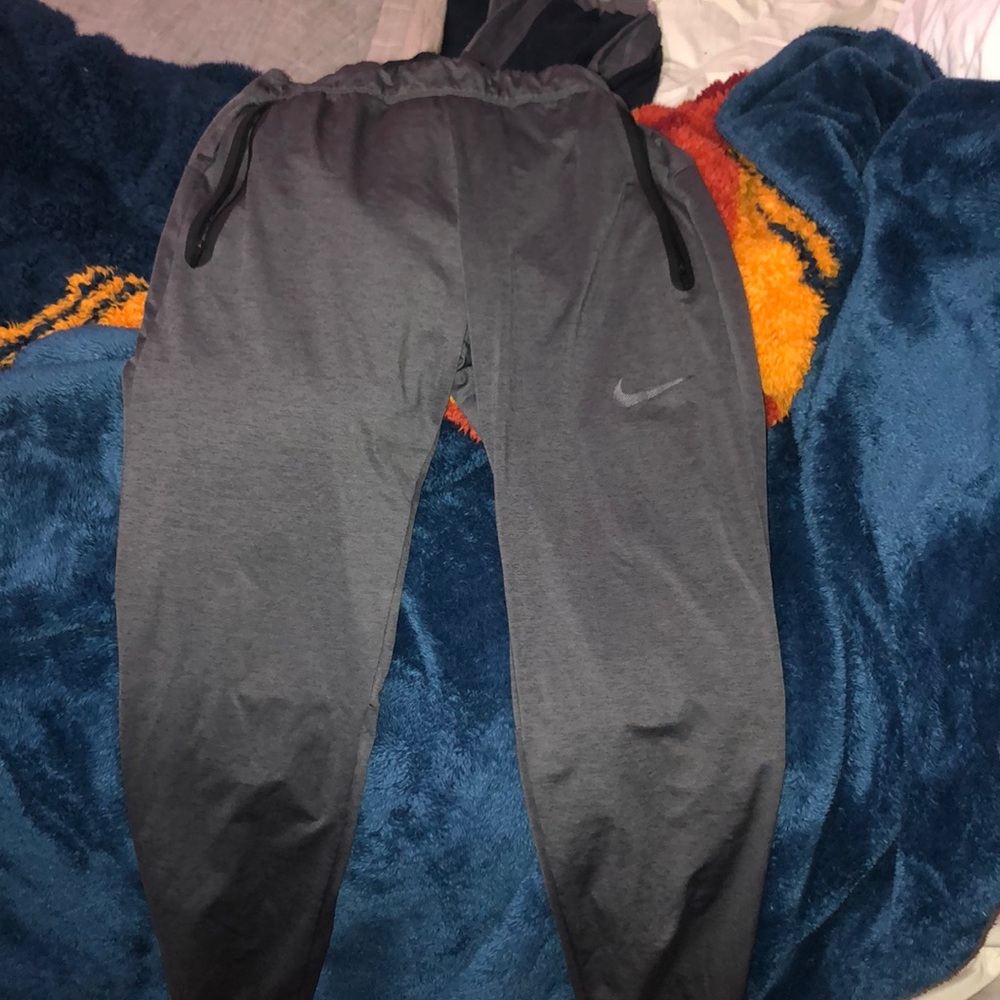 NIKE JOGGERS SIZE M
